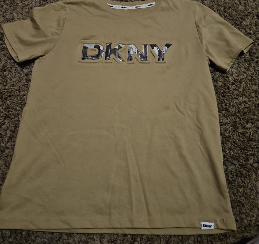 DKNY Men’s Short Sleeve Logo Tee in Beige with Metallic Silver Logo
